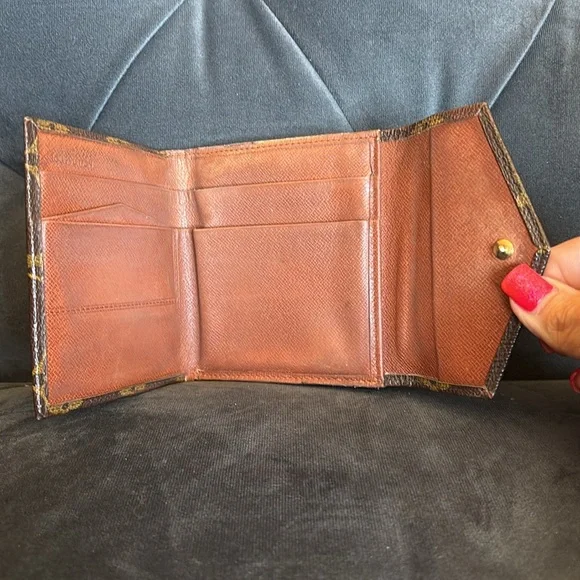Louis Vuitton Monogram Vintage Wallet - Picture 7 of 16